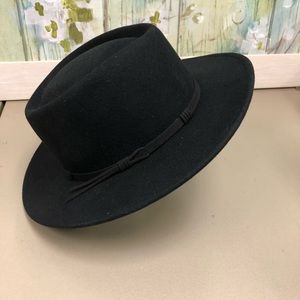Elizabeth and James Black Hat